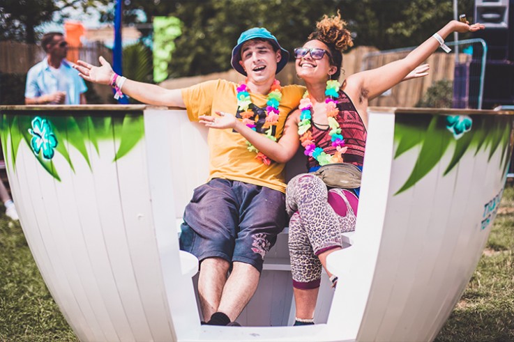 TEACUP SEATING BOOTH